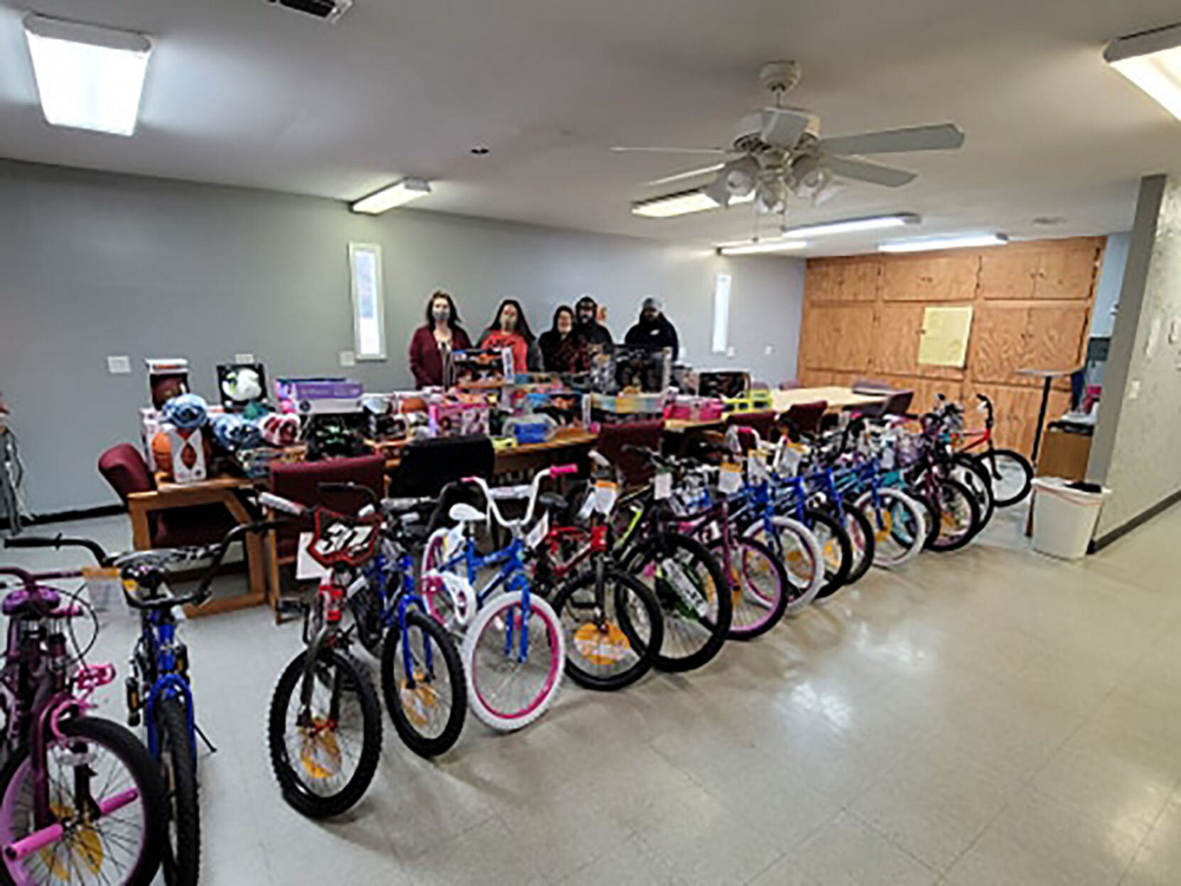 Kilgore company donates Christmas gifts to Mission Carthage
